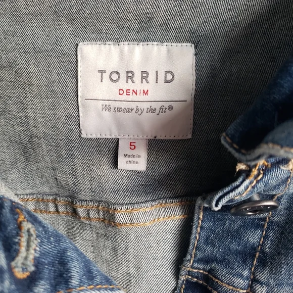 Plus Size 5X Torrid Trucker Denim Jean Jacket Coat - Picture 2 of 7